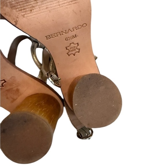 Bernardo Harlow block heel sandals size 6.5 excellent condition gold metallic - Picture 2 of 5